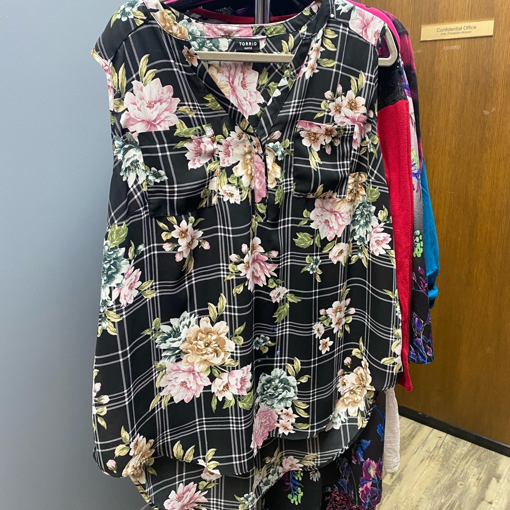 Cute light Torrid Shirt